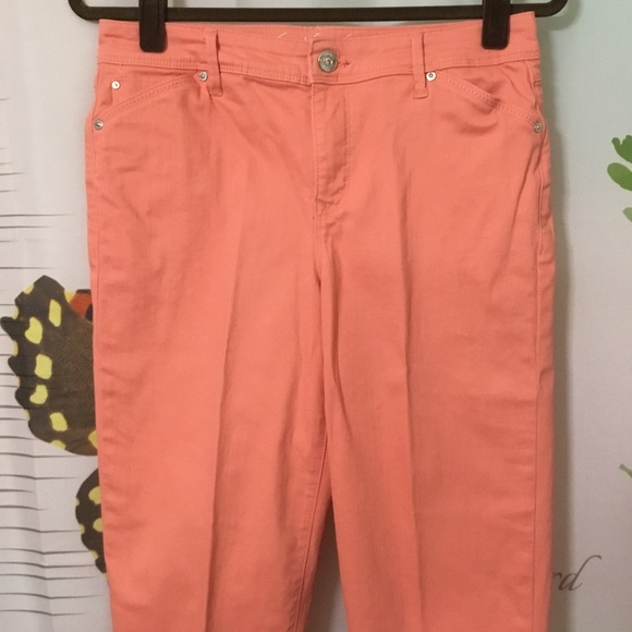 Gloria Vanderbilt Women’s Lillian Capri Pants Size 6 Bright Hibiscus - Picture 2 of 9